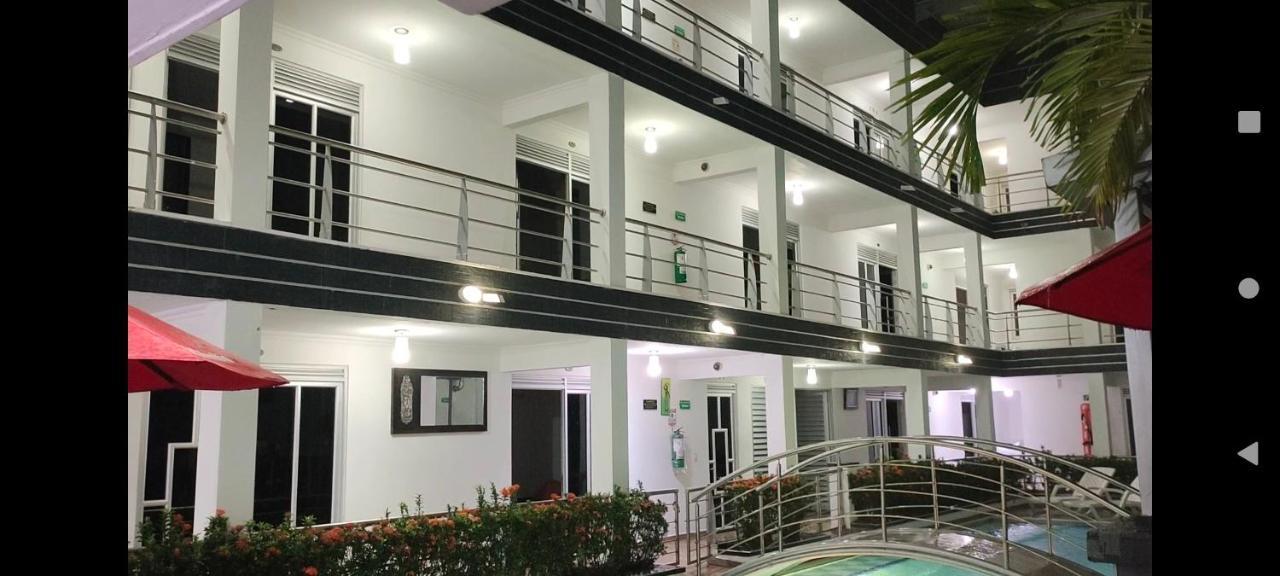 Confort Plaza Hotel Βιλιαβισένσιο Εξωτερικό φωτογραφία