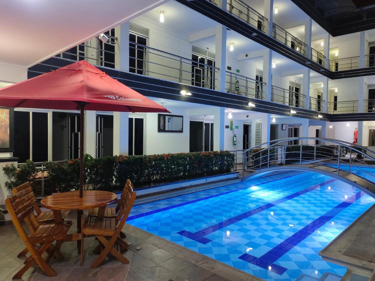 Confort Plaza Hotel Βιλιαβισένσιο Εξωτερικό φωτογραφία